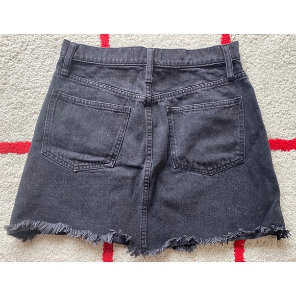 Madewell Slit Frayed Hem Denim Mini Skirt in Charcoal Black Sz 26 - Picture 3 of 3
